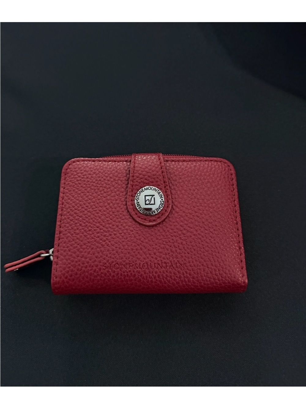 NWOT Stone Mountain Burgundy Red Pebbled Leather Snap Wallet